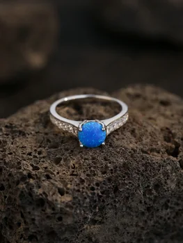 Нов женски пръстен от сребро 925 проба със сини кръгли опалом и цирконии, просто елегантен стил за ежедневието или за сватба