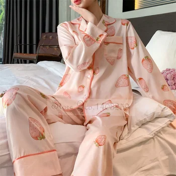 Пижамный комплект с розов принтом и ягоди, пролетно-есенна дамски пижами, брючные костюми, свободна коприна сатен домашно облекло от 2 теми, риза и панталони